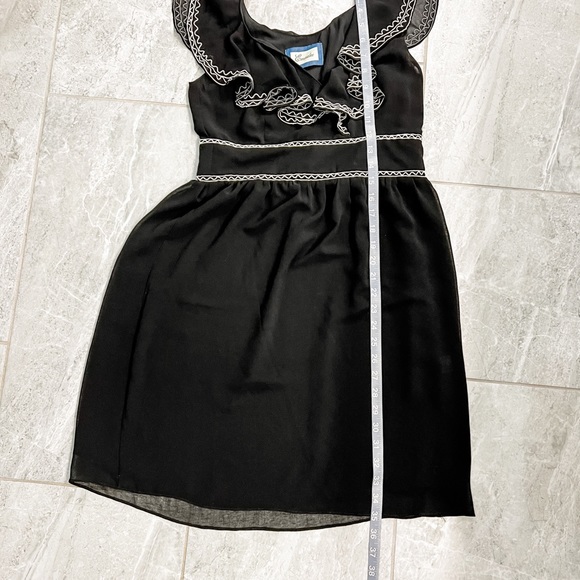 Emmelee Black Flutter Neckline Embroidered Dress Size Small - Picture 4 of 7